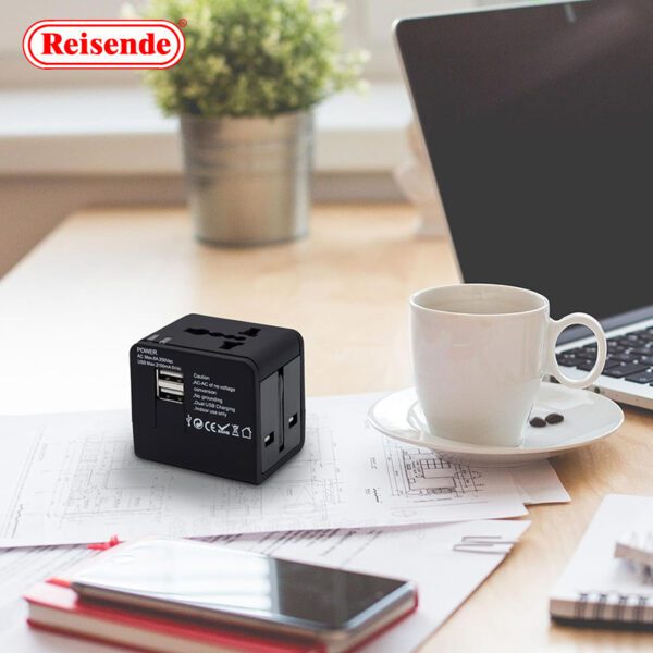 International travel adapter 1